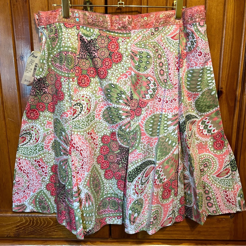 New, Assorted colored flowered pleats though out skirt. Embellished waistline.